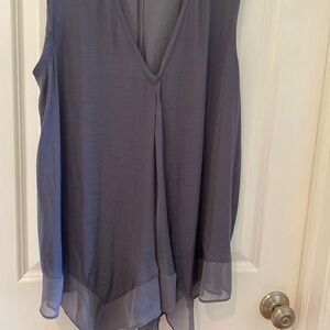 Vera wang flowing blouse
